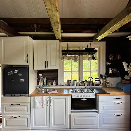 Norwegian Idyll - Authentic In A Log Holiday home Kroderen